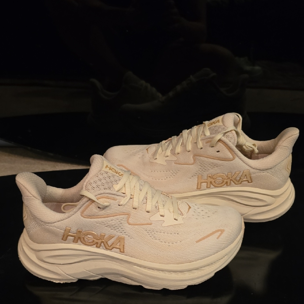 Hoka Clifton 10